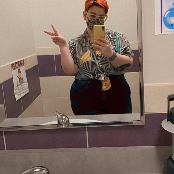 Meet your Posher, Emi - Picture 6 of 7